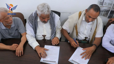 توقيع اتفاقية توسعة وصيانة المدخل الشمالي لمدينة الحديدة بتكلفة 2.5 مليار ريال