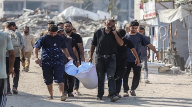 استشهاد أم فلسطينية وطفلها ورجل وزوجته ونجلهما في قصف العدو الإسرائيلي عبسان الكبيرة ومواصي خان يونس