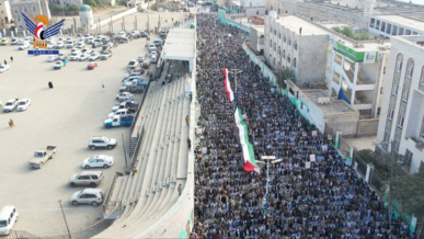 محافظة حجة تشهد 220 مسيرة حاشدة تحت شعار "مع غزة.. ثبات وانتصار"