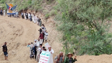 مسير عسكري لقوات التعبئة في ريف حجة تضامناً مع غزة