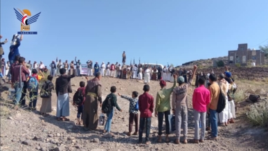  وقفة قبلية ومسير بعزلة عتمة بمديرية بني سعد في المحويت وفاءً لدماء الشهداء