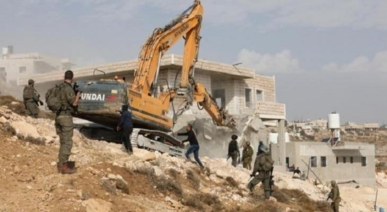 العدو الإسرائيلي يهدم 3 منازل فلسطينية في كابول