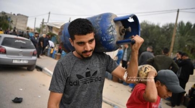 لأول مرة منذ 10 أشهر..دخول شاحنات الغاز والوقود إلى قطاع غزة 