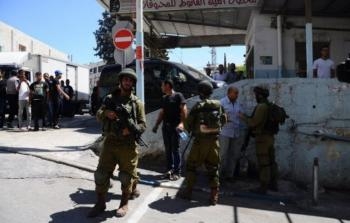 مستوطنون صهاينة يقتحمون المناطير برام الله.. وآخرون يعتدون على مدرسة بطوباس