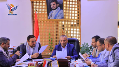 مناقشة التعاون بين وزارة الخدمة المدنية وصندوق ومشروع النظافة بالأمانة