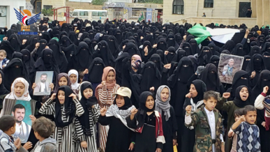 ​مسيرة نسائية بعمران بذكرى يوم الصمود الوطني ودعما لغزة