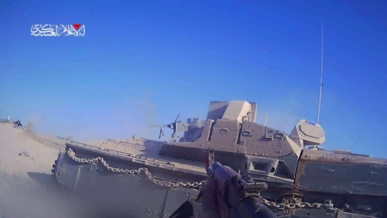 "القسام" تستهدف دبابة صهيونية بعبوة شديدة الانفجار غرب خان يونس