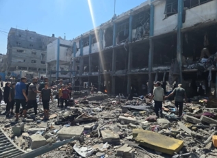 مدرسة تتحول إلى ركام.. الكيان الصهيوني يمحو ذاكرة الطفولة في غزة