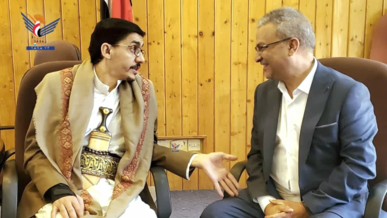 وزير التربية والتعليم يلتقي رئيس جامعة إب