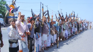 وقفة قبلية مسلحة لأبناء مديرية المراوعة بالذكرى السنوية للصرخة