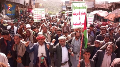 مسيرات ووقفات حاشدة بمحافظة صنعاء نصرةً لغزة واحتفالا بهزيمة العدو الأمريكي
