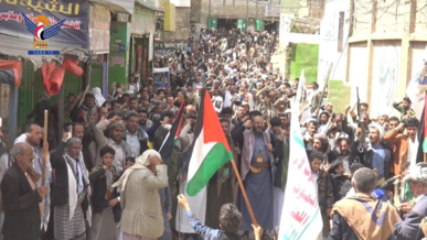أبناء محافظة صنعاء يحتشدون في 27 ساحة تنديدًا باستمرار جرائم العدو الصهيوني في غزة