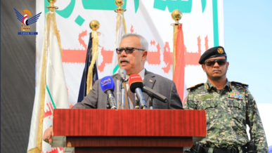 الدكتور بن حبتور يشارك في فعالية خطابية لقطاع الأمن والشرطة بوزارة الداخلية بذكرى الشهيد