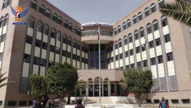 وزارة الصناعة تدين العدوان الصهيوني على الأعيان المدنية في الحديدة