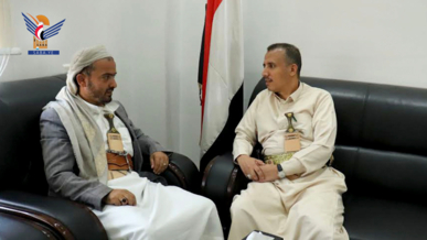 مناقشة تعزيز التعاون بين مصلحة الضرائب والجمارك بالأمانة 