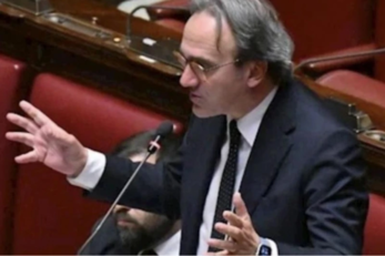 برلماني إيطالي يطالب بوقف العلاقات مع الكيان الإسرائيلي