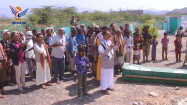 تعز.. تشييع جثمان الشهيد حمزة الموزعي بمديرية مقبنة 