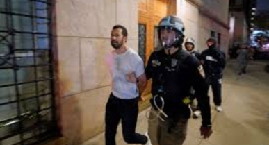 شرطة نيويورك تقتحم حرم جامعة كولومبيا ورئيستها تطالب بـ"تطهير مواقع الاحتجاج"