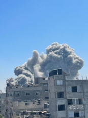 العدو الصهيوني يواصل قصف و نسف المنازل في حي الزيتون و خان يونس