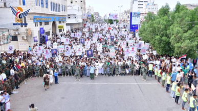 طوفان بشري في 317 ساحة بالحديدة تتويجًا لعامين من العطاء ووفاءً لدماء الشهداء