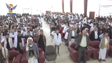 أمانة العاصمة.. زيارة عدد من أسر الشهداء بمديرية الثورة