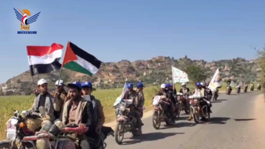 مسير بالدراجات النارية لخريجي دورات التعبئة بالرجم في المحويت وفاءً لدماء الشهداء