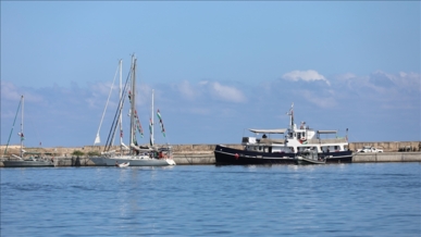 انطلاق أول سفن أسطول الصمود العالمي من تونس إلى غزة