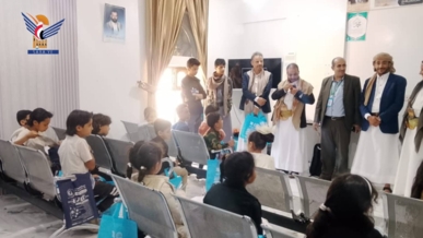 إب.. زيارة تفقدية للمراكز الصيفية وتوزيع مستلزمات تعليمية للطلاب