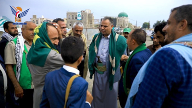 محافظ حجة يطلع على التجهيزات النهائية بساحة المولد النبوي في مركز المحافظة