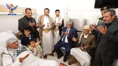 الدكتور بن حبتور يطمئن على صحة الدكتور علي أبو حليقة