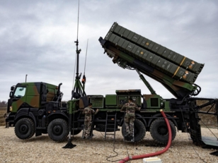 قانونيون فرنسيون يتقدمون بطلب عاجل للقضاء لمنع شحنة عسكرية متجهة إلى الكيان الإسرائيلي