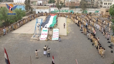  وقفات طلابية غاضبة في مدارس أمانة العاصمة تنديداً بالعدوان الإسرائيلي