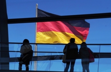 زعيمة حزب ألماني تصف قرار ميرتس حظر تصدير الأسلحة "لإسرائيل"بالمهزلة