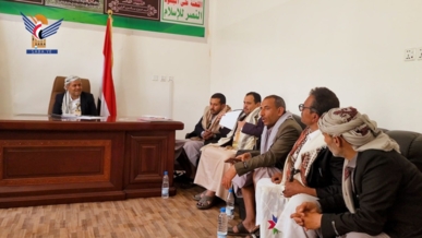 عمران.. مناقشة الجوانب الخدمية والتنموية والاجتماعية بعدد من المديريات