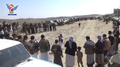 وقفة مسلحة لقبائل مديرية جبل مراد بمأرب إعلانًا للجهوزية وتنديدًا بالإساءة للقرآن