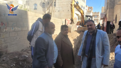 تفقد مشاريع صرف صحي في مديريتي شعوب وبني الحارث بمساهمات مجتمعية