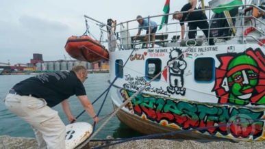 اللجنة الدولية لكسر الحصار عن غزة تعلن فقدان الاتصال بالسفينة "حنظلة"