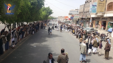 وقفة لأبناء الحافة وسبأ بمديرية شعوب اسناداً لغزة والنفير لمواجهة العدوان