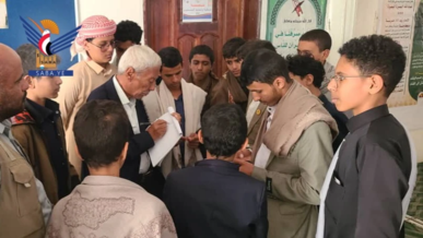 محافظ حضرموت يطلّع على نشاط مركز بدر العلمي الصيفي ويزور مكتبة الجامع وضريح الشهيد المحطوري