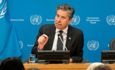 مسؤول أممي يطالب "إسرائيل" برفع الحصار عن المساعدات لقطاع غزة 