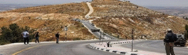 سلطات العدو الإسرائيلي تواصل شق المزيد من الطرق الالتفافية لتعزيز الاستيطان في الضفة الغربية