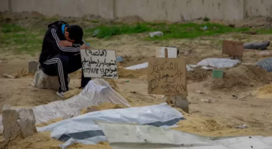 "الأوقاف" بغزة: نفاد القبور من معظم مناطق القطاع 