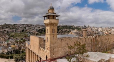 مدير"الإبراهيمي":العدو الصهيوني بدأ فعليا بنزع صلاحيات إدارة المسجد