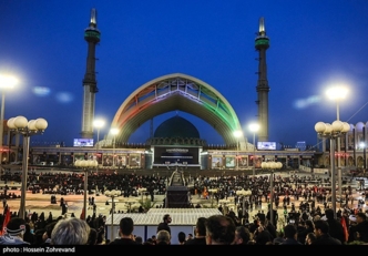 طهران: انطلاق مراسم وداع جماهيري للإمام الشهيد في مصلّى الإمام الخميني