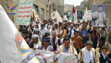   ثمان مسيرات في ذمار بعنوان "لا عزة لشعوب الأمة دون الانتصار لغزة"