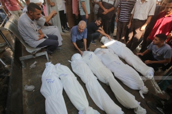 عشرة شهداء جراء استهداف العدو الاسرائيلي منتظري المساعدات شمال غرب غزة