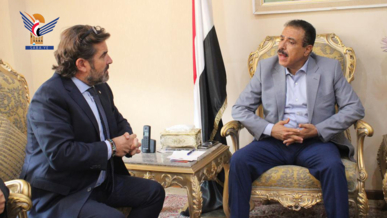 وزير الخارجية يناقش مع ممثل برنامج الأغذية العالمي استئناف المساعدات