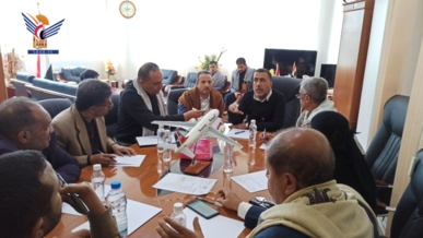 اجتماع بوزارة النقل يقف أمام حادثة حريق حافلة النقل الجماعي في أبين