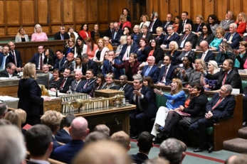 نواب بريطانيون: زيارة رئيس "إسرائيل" لبلادنا وصمة عار ويجب توقيفه فور نزوله من الطائرة