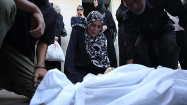ارتفاع شهداء الإبادة الإسرائيلية بغزة إلى 68 ألفا و 527 والتعرف على جثامين 72 شهيداً ارتفاع شهداء الإبادة الإسرائيلية بغزة إلى 68 ألفا و 527 والتعرف على جثامين 72 شهيداً